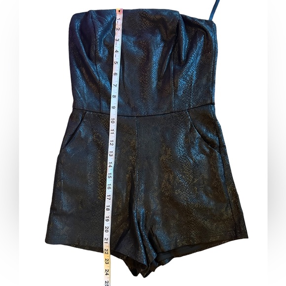 NWT Sophie & Kate Snake Skin Strapless Romper - Picture 11 of 11